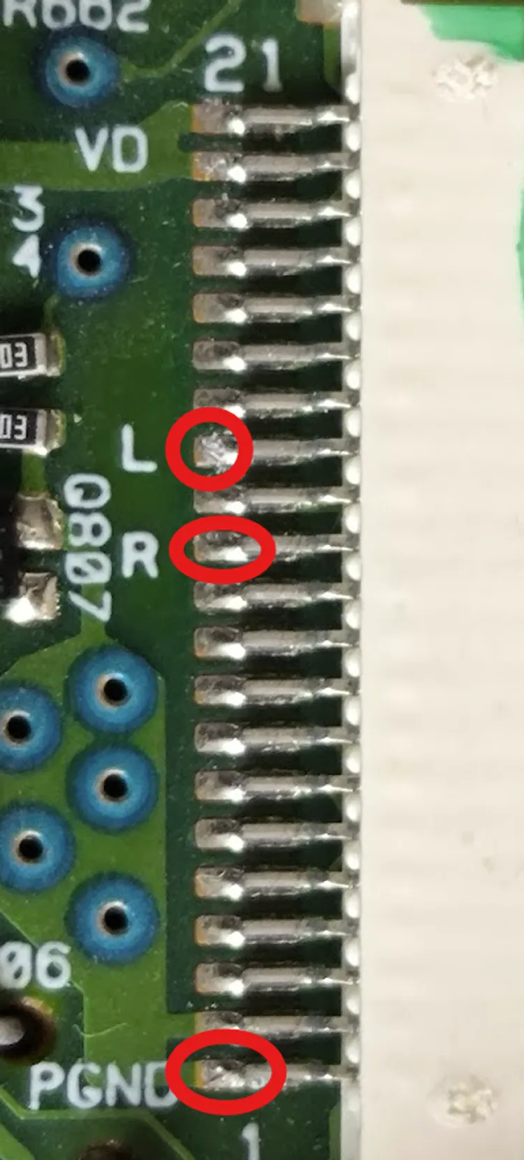 CD connector pins